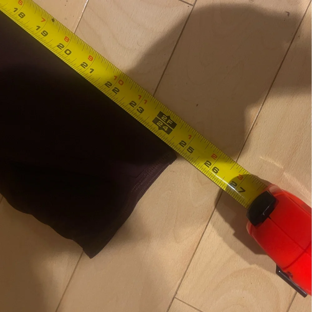Athleta High-Rise Powervita Peekaboo 7/8 Tight in Maroon - Picture 9 of 14
